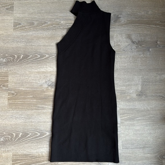 ALICE + OLIVIA Kiki Cut Out Sleeveless Dress in Black - Picture 3 of 13